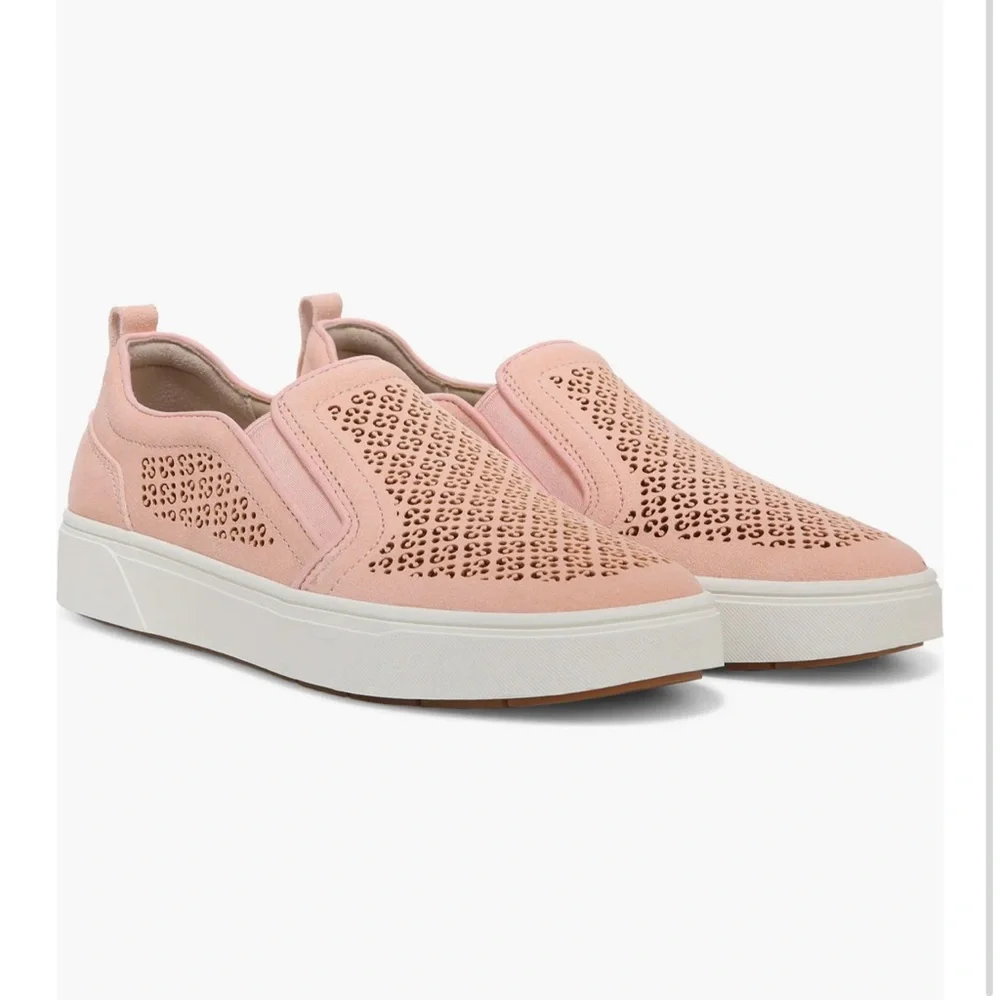 NWT Vionic Kimmie Roze Perforated Suede Slip On Sneaker 6.5